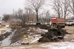 creek_clean-up.jpg
